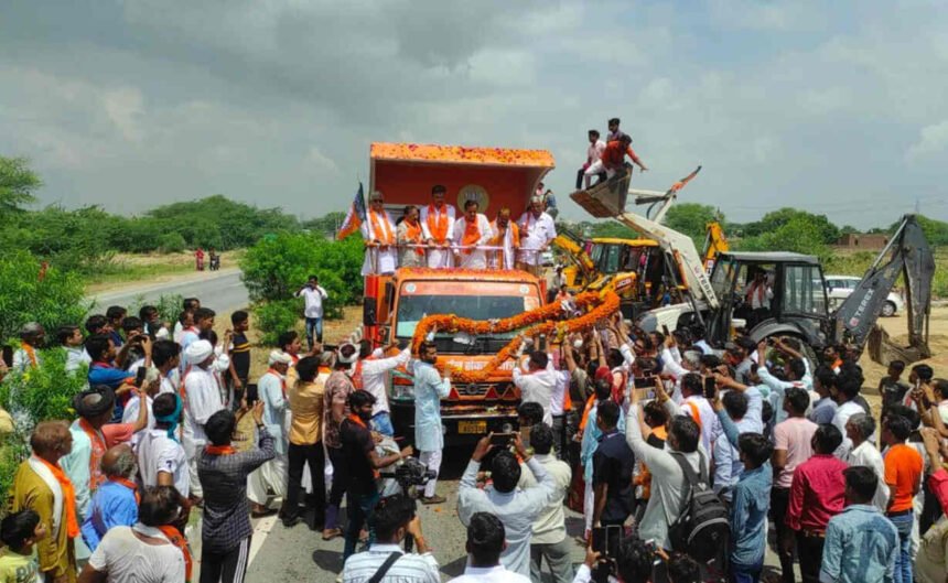 टोंक पहुंची भाजपा की परिवर्तन संकल्प यात्रा, कार्यकर्ताओं ने की पुष्पवर्षा- Panchayat Times