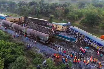 आंध्र प्रदेश ट्रेन हादसे में अभी तक 13 की मौत, 50 यात्री घायल, 4 बजे तक पूरा होगा ट्रैक बहाली का काम- Panchayat Times