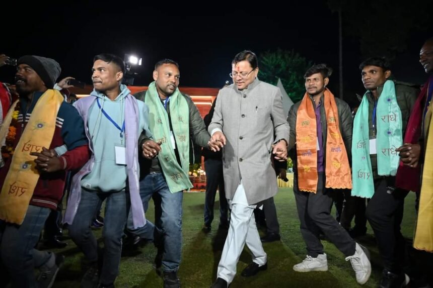 श्रमिकों के निकलने की खुशी में मुख्यमंत्री पुष्कर सिंह धामी के आवास में मनाई गई ईगास- Panchayat Times