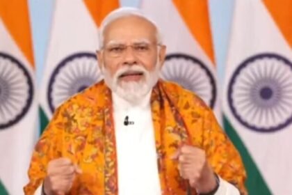 "करोड़ों परिवारों को हमारी योजनाओं का मिल रहा लाभ": 'विकसित भारत संकल्प यात्रा' के लाभार्थियों से PM मोदी- Panchayat Times