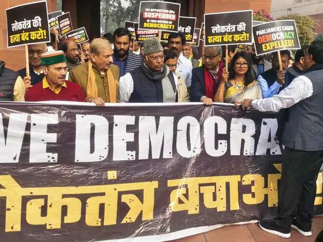 INDIA Alliance आज करेगा पैदल मार्च, सांसदों के निलंबन को लेकर करेगा विरोध- Panchayat Times