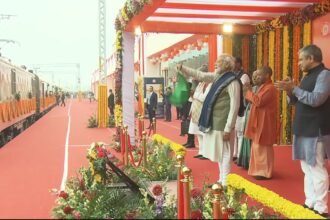 "मेगा रोड शो, रेलवे स्टेशन का उद्घाटन", PM मोदी ने अब अयोध्या को दी इंटरनेशनल एयरपोर्ट की सौगात- Panchayat Times