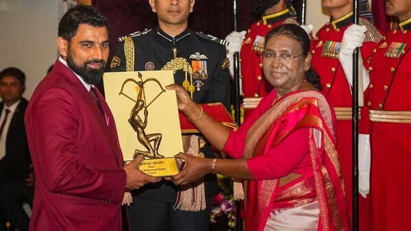 राष्ट्रपति द्रौपदी मुर्मू ने खिलाड़ियों को खेल अवॉर्ड से किया सम्मानित- Panchayat Times