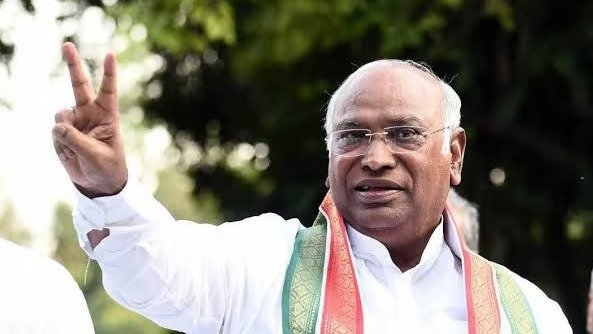 INDIA गठबंधन के चेयरपर्सन के लिए मल्लिकार्जुन खड़गे का नाम हुआ तय- Panchayat Times